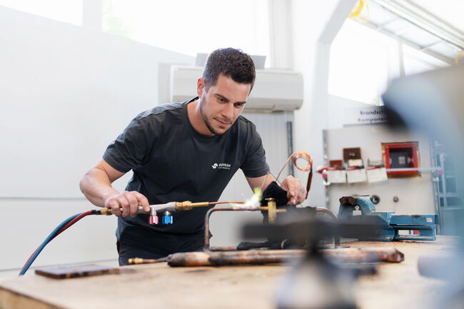 Mla Re7 Shooting R%C3%BCbsam12